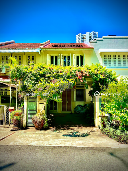 Untuk Dijual - Townhouse on College Square (Medan Maktab) in Pulau Tikus.
