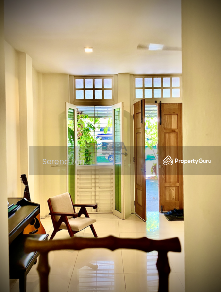Untuk Dijual - Townhouse on College Square (Medan Maktab) in Pulau Tikus.