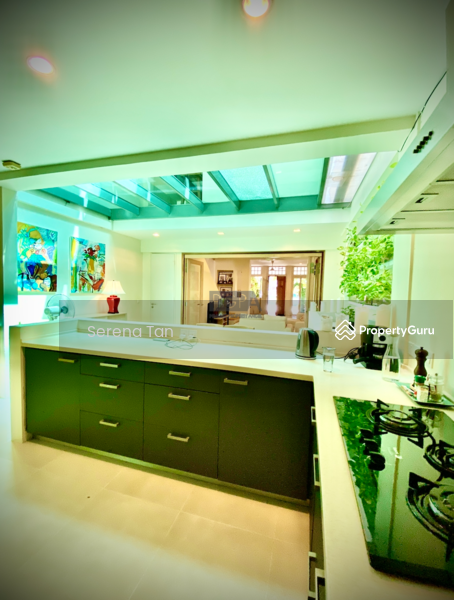 Untuk Dijual - Townhouse on College Square (Medan Maktab) in Pulau Tikus.
