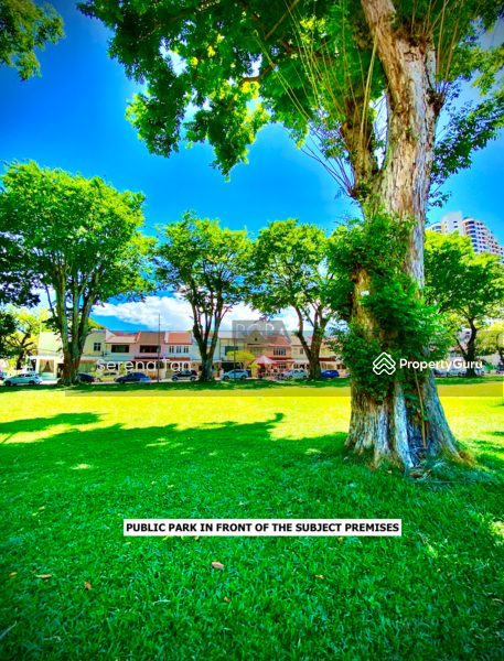 Untuk Dijual - Townhouse on College Square (Medan Maktab) in Pulau Tikus.