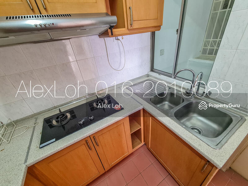 Kitchen with Hob and Hood