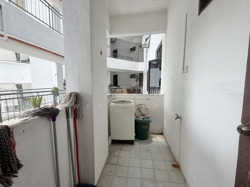Pangsapuri untuk Disewa di Desa Universiti - Weng Sern - Balcony - PropertyGuru.com.my