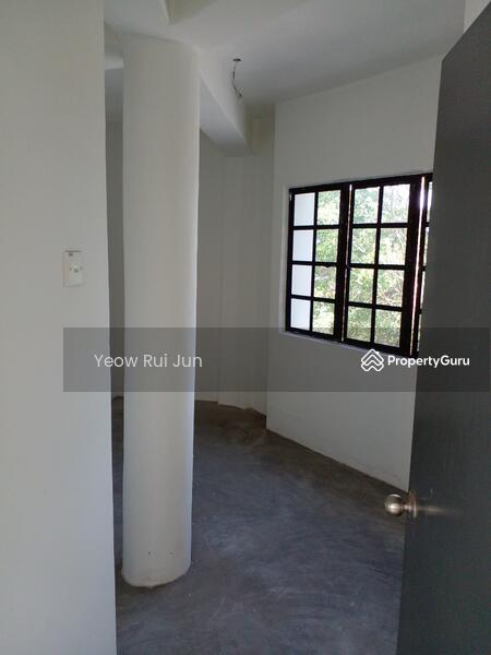 Untuk Disewa - 13 Shophouse Residential Units for Rent