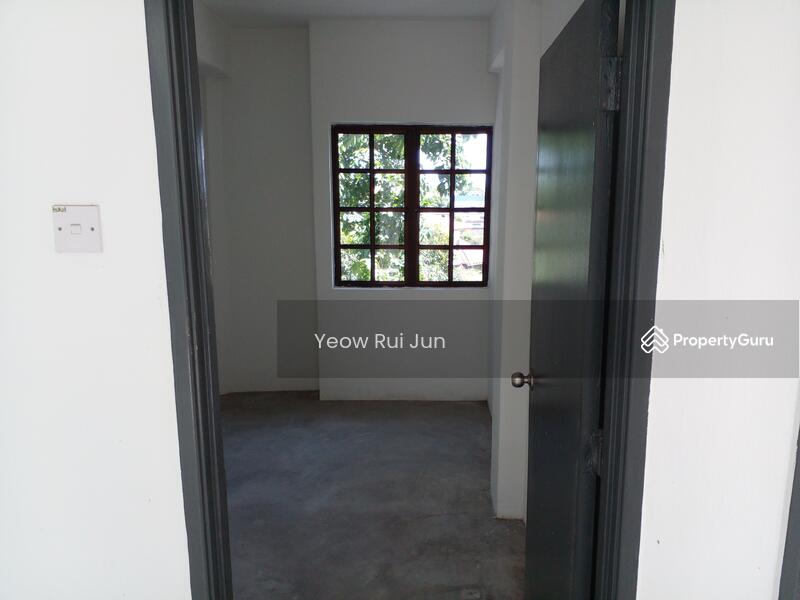 Untuk Disewa - 13 Shophouse Residential Units for Rent