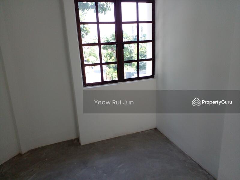 Untuk Disewa - 13 Shophouse Residential Units for Rent