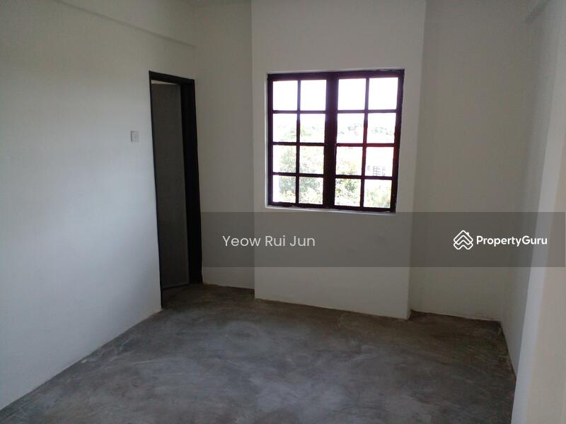 Untuk Disewa - 13 Shophouse Residential Units for Rent