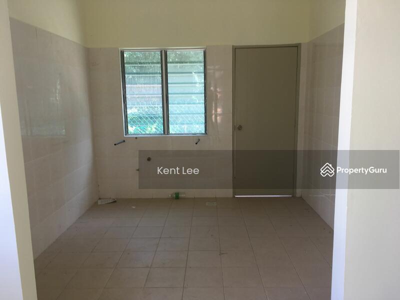 For Sale - Direct PEMAJU FULL Loan+CASH Back 5K 20x64 4R2B FREEHOLD FREE SPA MOT Pulau Indah Port Klang