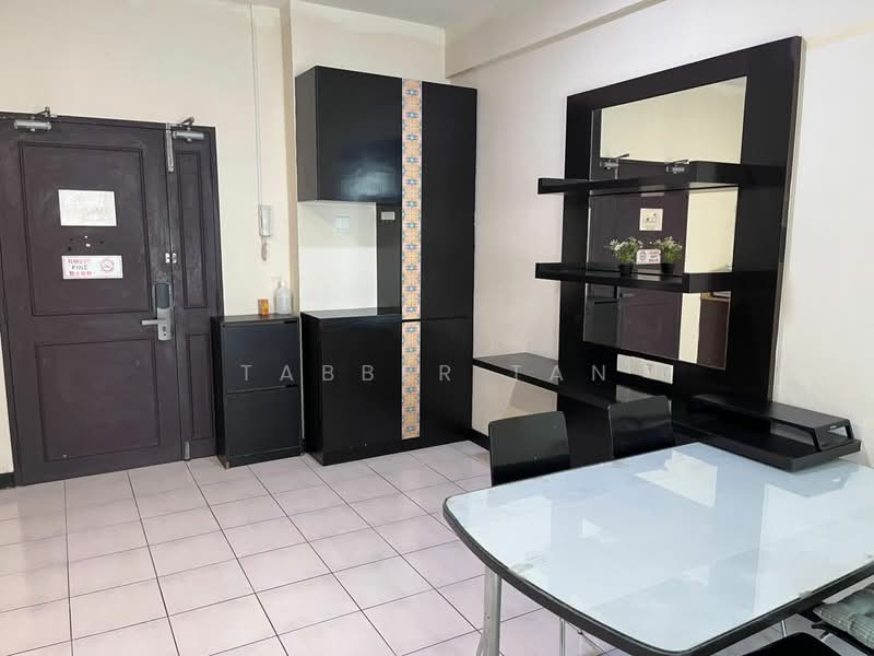 Kediaman Servis untuk Disewa di Seri Bukit Ceylon - Tabber Tan - Entrance - PropertyGuru.com.my