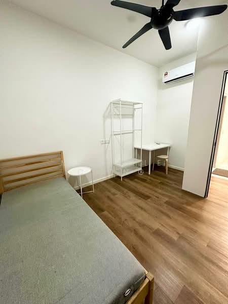 Untuk Disewa - Suasana @ Utropolis