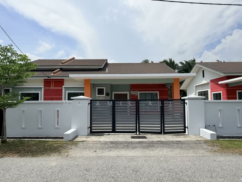 Rumah Berkembar untuk Dijual di Bandar Muar (Muar) - M Jamil Ali - Exterior - PropertyGuru.com.my