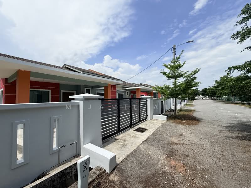 Rumah Berkembar untuk Dijual di Bandar Muar (Muar) - M Jamil Ali - Exterior - PropertyGuru.com.my