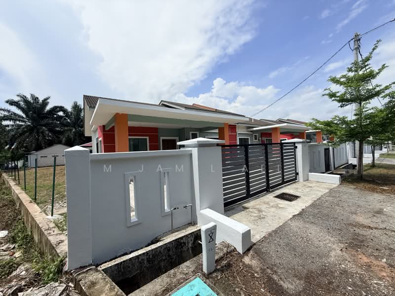Rumah Berkembar untuk Dijual di Bandar Muar (Muar) - M Jamil Ali - Exterior - PropertyGuru.com.my