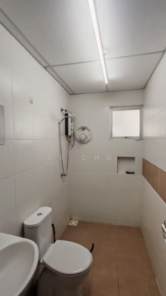 Pangsapuri untuk Disewa di Akasia Apartment - LS Chu - Bathroom - PropertyGuru.com.my