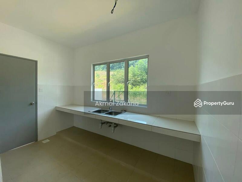 Brand New 21/2 Storey Terrace House Tmn Sentosa Impian Sg.Merab, Bangi