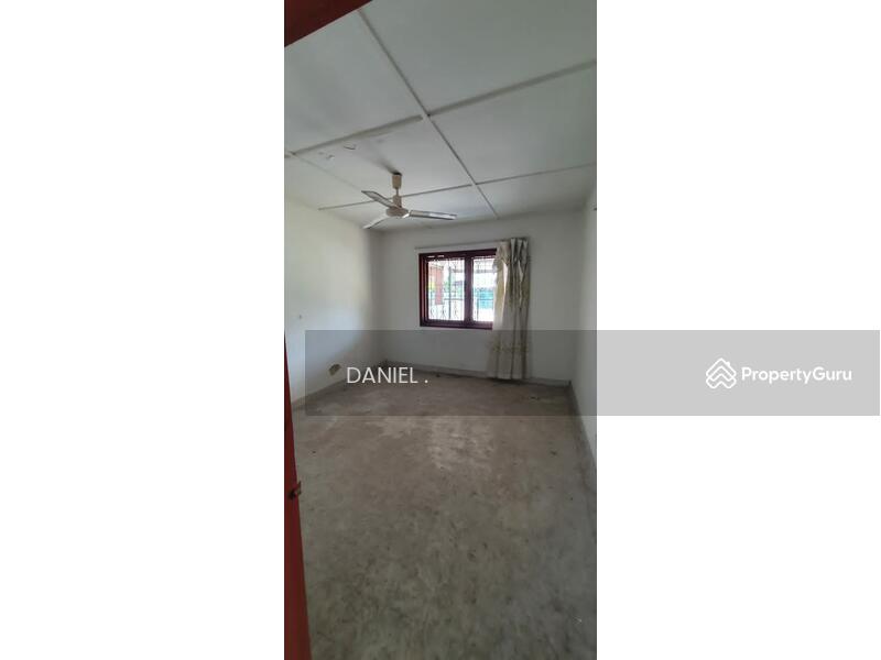SINGLE STOREY CORNER LOT LINK HOUSE LOCATED AT SS14 SUBANG JAYA
