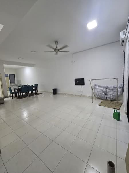 Rumah Teres untuk Disewa di Pasir Gudang (Johor) - Jessica Ma - Living Room - PropertyGuru.com.my