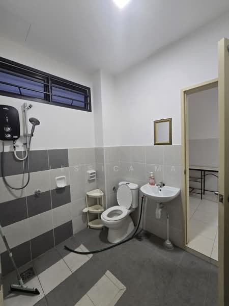 Rumah Teres untuk Disewa di Pasir Gudang (Johor) - Jessica Ma - Bathroom - PropertyGuru.com.my