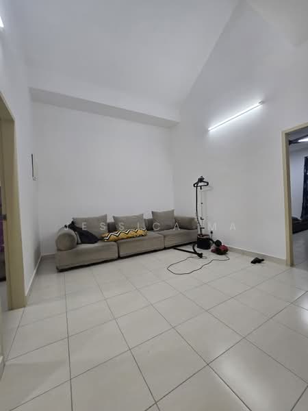 Rumah Teres untuk Disewa di Pasir Gudang (Johor) - Jessica Ma - Living Room - PropertyGuru.com.my
