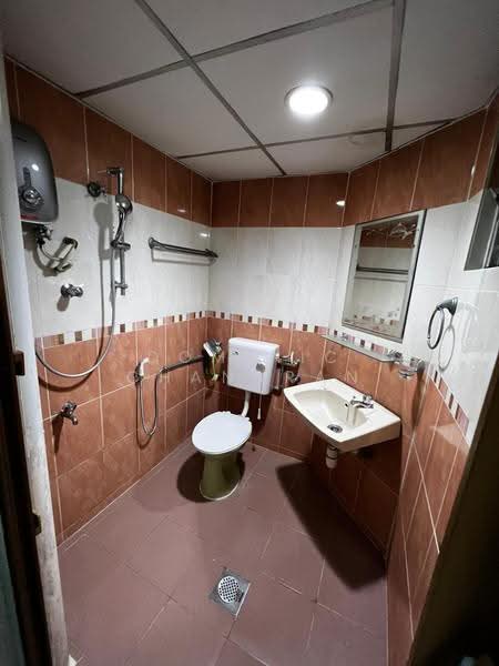 Condominium for Rent at Palm Court Condominium - Dominic Chandran - Bathroom - PropertyGuru.com.my