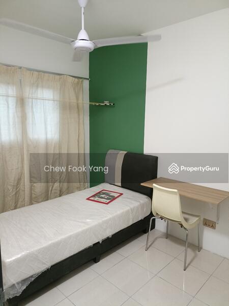 Mediumroom RM475 with single bed&mattress/fan&aircond/table&chair/wardrobe/full curtain