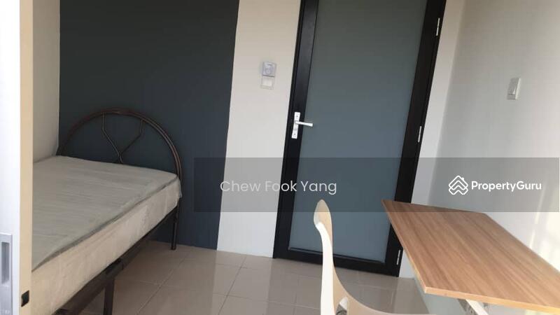 Smallroom RM450 with balcony/single bed&mattres/fan&aircond/table&chair/wardrobe/curtain