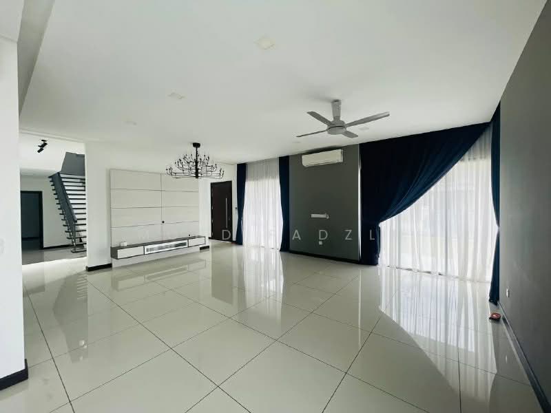 Rumah Berkembar untuk Dijual di Elmina (Shah Alam) - Mohd Fadzli - Living Room - PropertyGuru.com.my