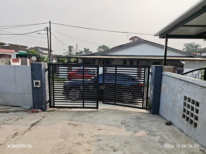 1-storey Terraced House for Rent in Taman Johor Jaya (Johor Bahru) - Sow . - Exterior - PropertyGuru.com.my