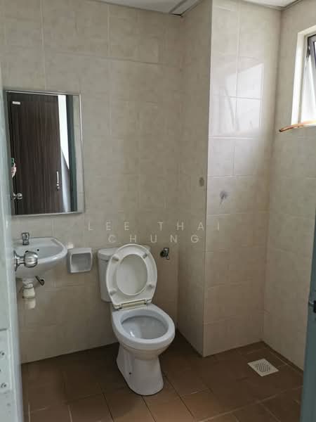 Shop for Rent in Serdang (Seri Kembangan) - Lee Thai Chung - Bathroom - PropertyGuru.com.my