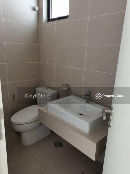 Untuk Dijual - 2.5 storey Semi detached in Enclave ll ipoh