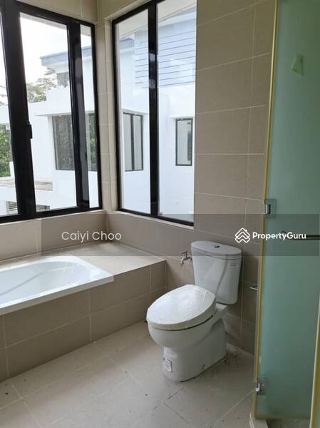 Untuk Dijual - 2.5 storey Semi detached in Enclave ll ipoh