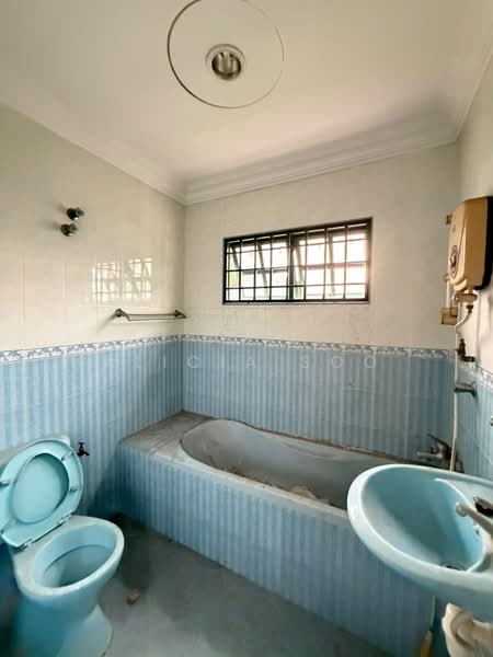 Semi-Detached House for Sale in Bukit Rahman Putra (Sungai Buloh) - Alicia Soo - Bathroom - PropertyGuru.com.my
