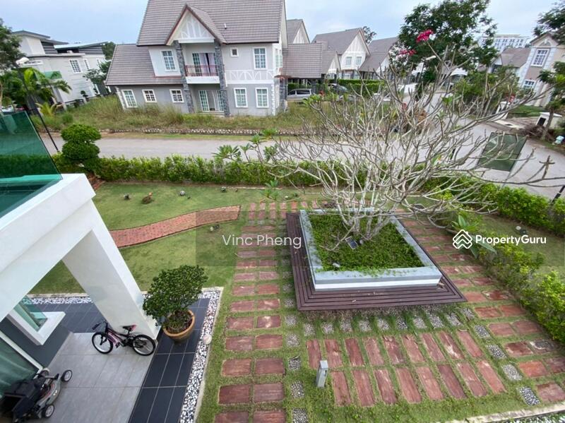 Untuk Dijual - Luxurious Corner Bungalow! Taman Belia Antarabangsa, Ayer Keroh