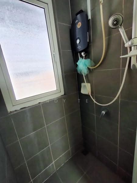 Service Residence for Rent at V-Residensi 2 - Andy Tee - Water Heater At Master Bathroom - PropertyGuru.com.my