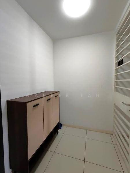 Kediaman Servis untuk Disewa di Eco Sky - Tabber Tan - Entrance - PropertyGuru.com.my