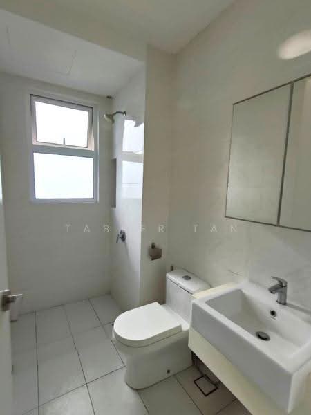 Kediaman Servis untuk Disewa di Eco Sky - Tabber Tan - Bathroom - PropertyGuru.com.my