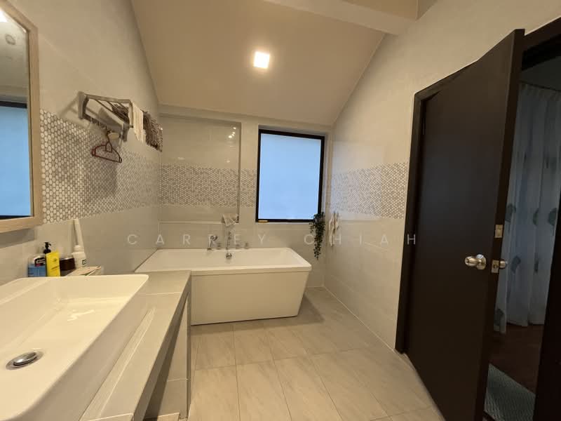 Bungalow for Sale in Puchong (Selangor) - Carrey Chiah - Bathroom - PropertyGuru.com.my