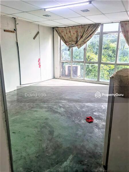 Untuk Disewa - Corner Shop Office Batu 9 Cheras Selangor