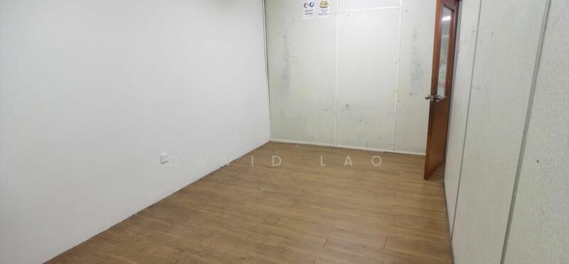 Untuk Disewa - Corner Shop Office Batu 9 Cheras Selangor