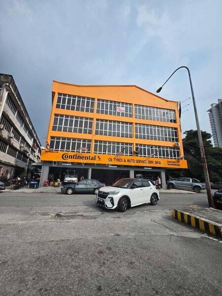 Untuk Disewa - Corner Shop Office Batu 9 Cheras Selangor