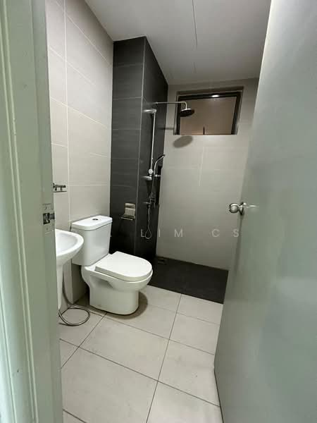 Condominium for Sale at Cybersquare - Dr. Lim CS - Bathroom - PropertyGuru.com.my