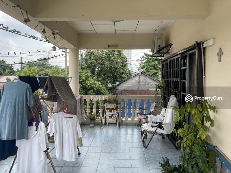For Sale - DOUBLE STOREY BUNGALOW UNIT WITH FOUR SEPARATE RESIDENCES AT LORONG KAMPUNG PANDAN, KUALA LUMPUR.