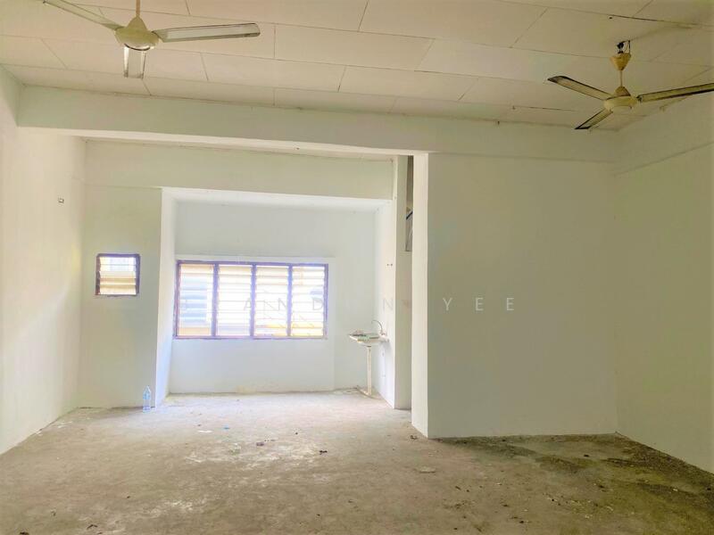 Untuk Disewa - First Floor Shop-Office Taman Puncak Jalil, Seri Kembangan, Puncak Jalil