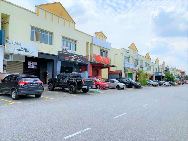 Untuk Disewa - First Floor Shop-Office Taman Puncak Jalil, Seri Kembangan, Puncak Jalil