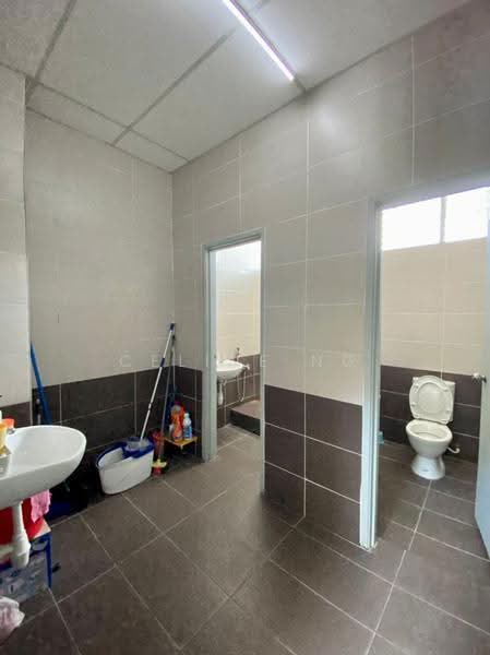 Factory for Sale in Iskandar Puteri (Nusajaya) (Johor) - Celine Ng - Bathroom - PropertyGuru.com.my