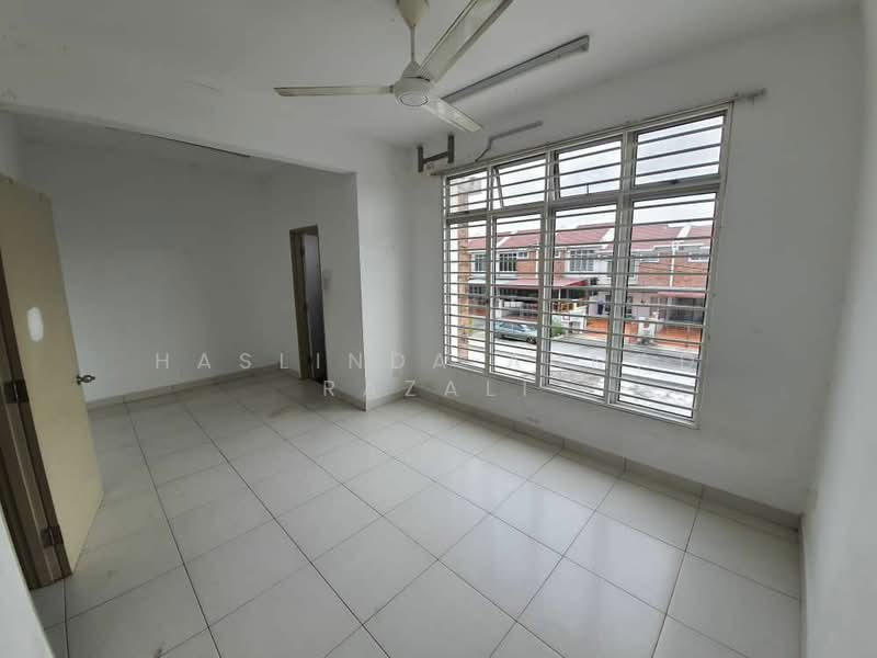 Rumah Teres 2 Tingkat untuk Dijual di Pekan Semenyih (Semenyih) - Haslinda Ahmad Razali - PropertyGuru.com.my