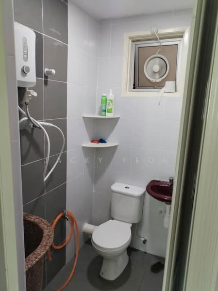 Pangsapuri untuk Dijual di The Rise Collection 2 - Jacky Yeoh - Bathroom - PropertyGuru.com.my