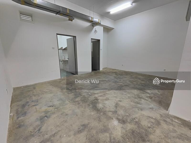 Untuk Disewa - Desa Petaling Ground Floor Shop for Rent. Rental Negotiable.
