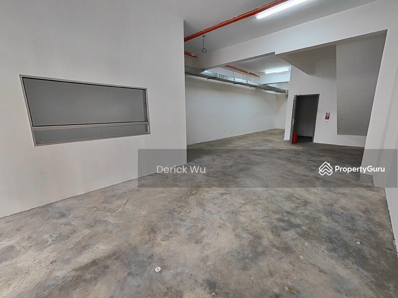 Untuk Disewa - Desa Petaling Ground Floor Shop for Rent. Rental Negotiable.