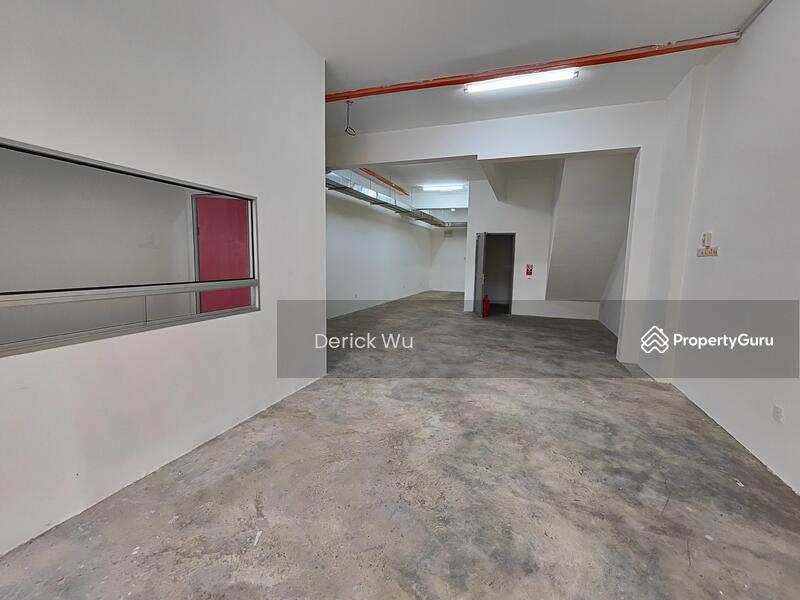 Untuk Disewa - Desa Petaling Ground Floor Shop for Rent. Rental Negotiable.