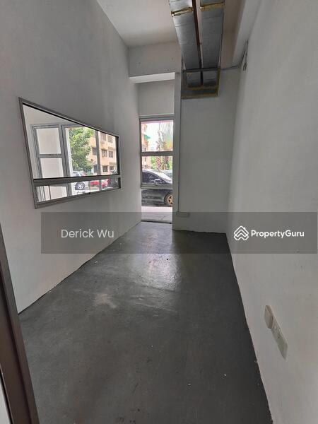 Untuk Disewa - Desa Petaling Ground Floor Shop for Rent. Rental Negotiable.